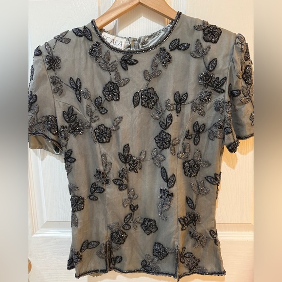 Scala Gray Fitted Short Sleeve Blouse Floral Beading Dress up or down w jeans🖤 - Picture 1 of 6